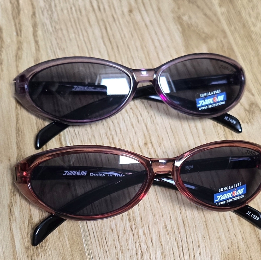 NEW 🆕 2 PAIRS Sun Glasses With Protection Pouches JIAN & LONG  NEW - Never Worn